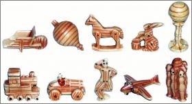 Jouets anciens imitation bois 10 f�ves brillantes Prime 2004